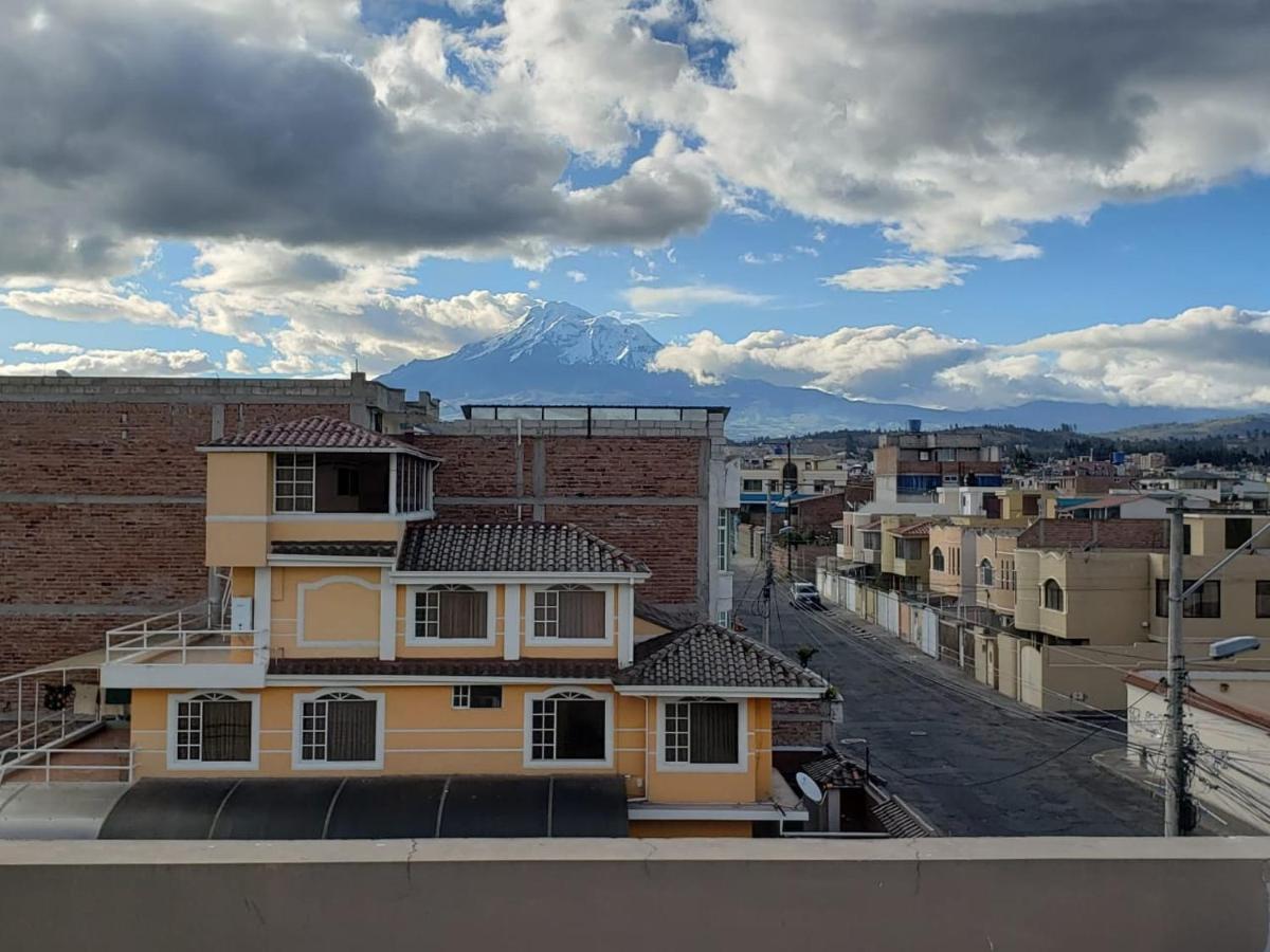 Illari Hotel Riobamba Zewnętrze zdjęcie