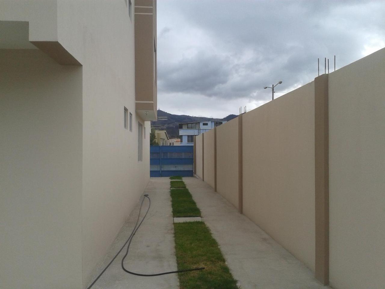 Illari Hotel Riobamba Zewnętrze zdjęcie